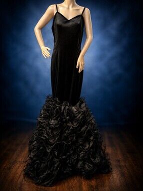 Dramatic MidNight Black Mermaid Giwn